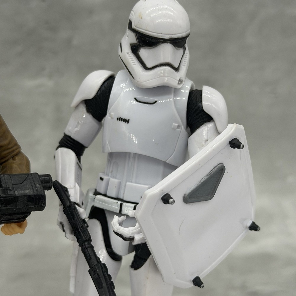 Hasbro Star Wars The Black Series Poe Dameron & Riot Control Stormtrooper - Picture 5 of 7